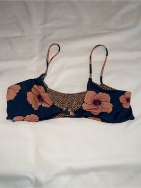 Acacia swimwear Hibiscus Paradise Pauwela top